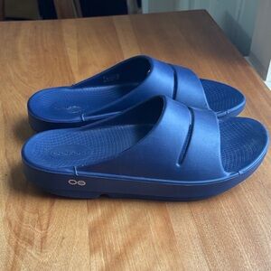 Oofos recovery slides